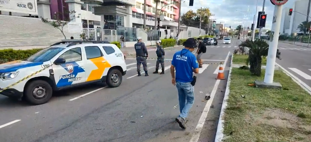 Motociclista morre em acidente na frente de shopping em Vila Velha