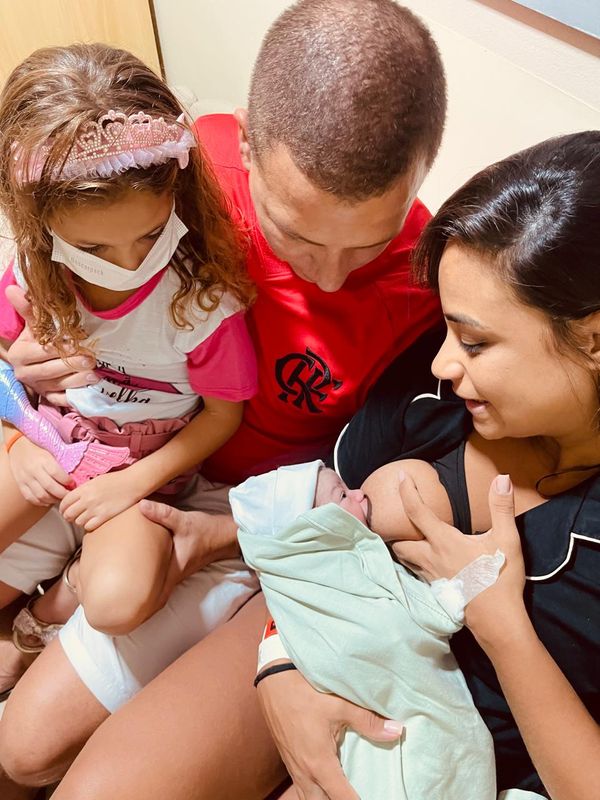 Marina deu à luz a Maria Helena 