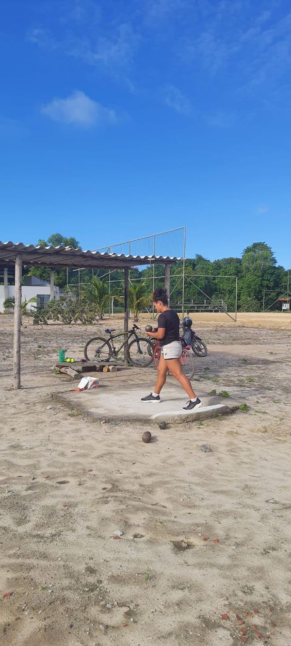 Espaço atual, improvisado, onde Edimara treina, no norte capixaba