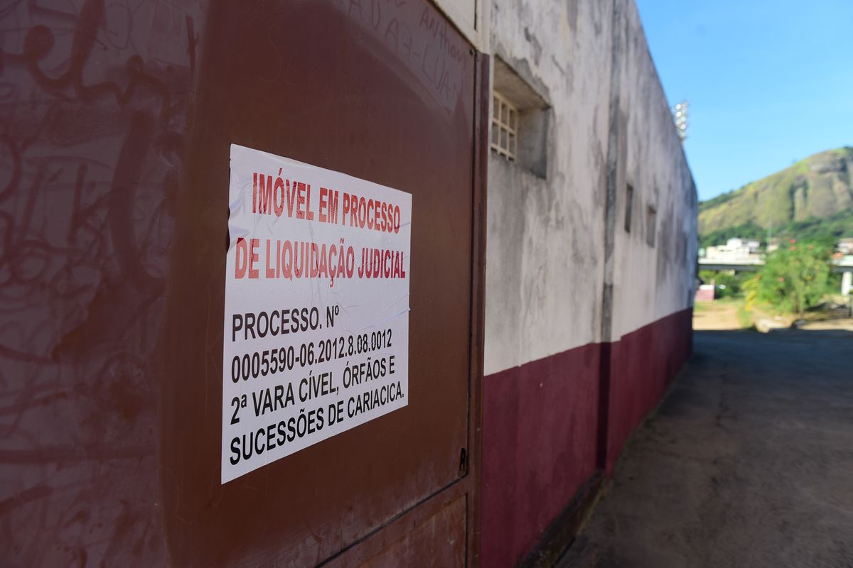 Estádio Engenheiro Alencar de Araripe segue aberto  por Vitor Jubini