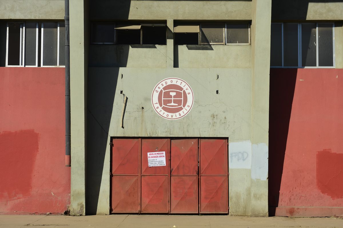 Estádio Engenheiro Alencar de Araripe segue aberto  por Vitor Jubini