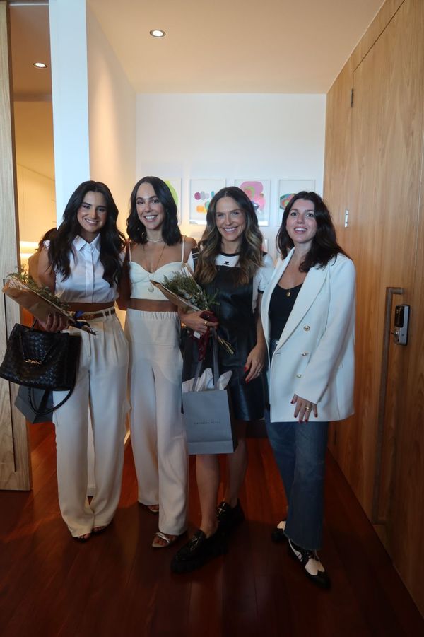 Barbara Louise, Carolina Neves, Renata Cani e Debora Leal