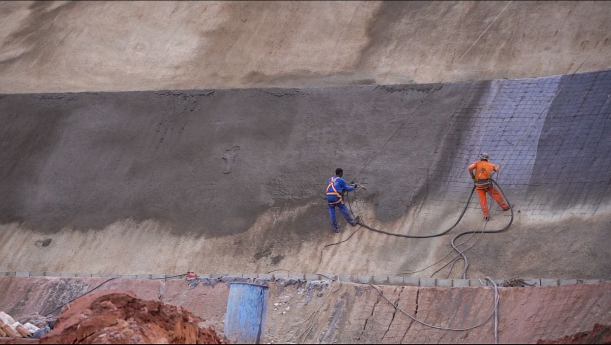 Obras do Fundo Cidades - adaptação dos municípios às mudanças climáticas - Estabilização e contenção de encosta em Muniz Freire por SEG/Divulgação