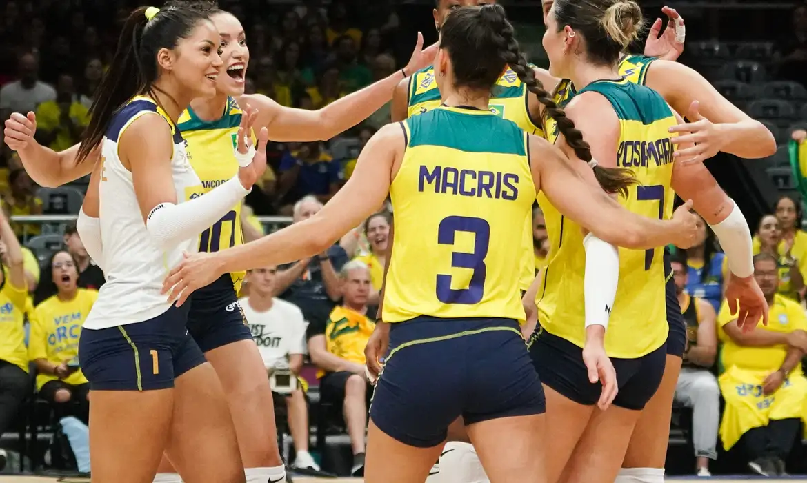 Jogando no Maracanãzinho, seleção feminina triunfou por 3 sets a 1. O próximo jogo do Brasil pela competição será na quinta-feira (16), contra a Coreia do Sul