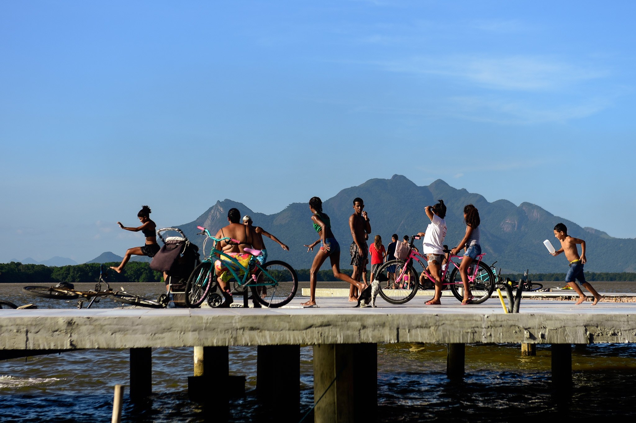 Comunidade da Ilha das Caieiras curte uma tarde de lazer no bairro