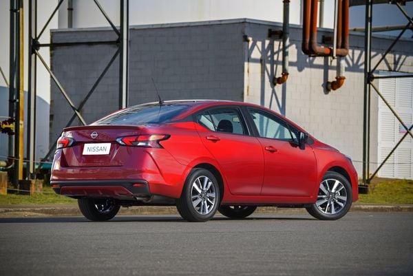 Nissan Versa 2025 SR
