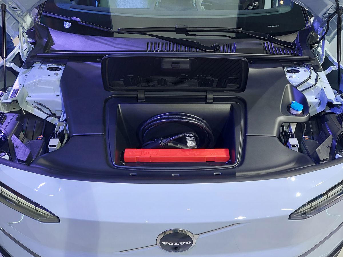  Volvo EX30