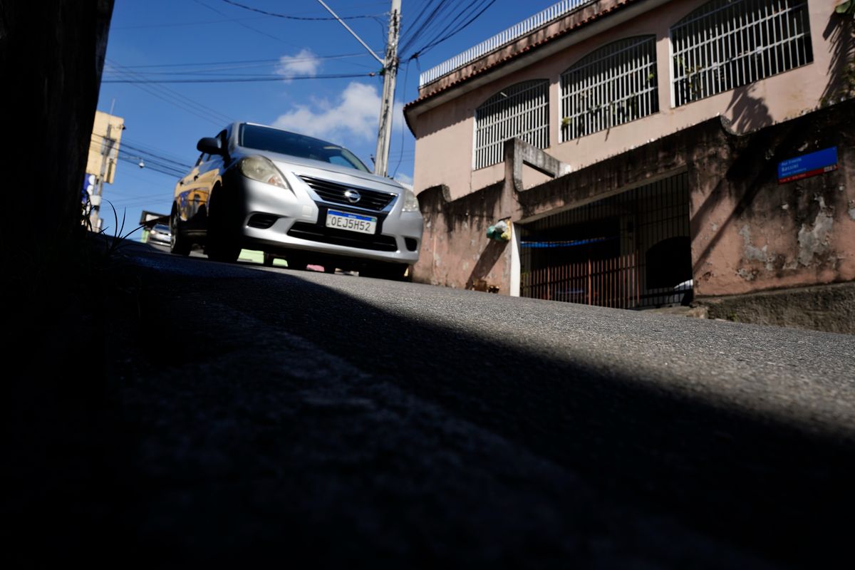 Cruzamento perigoso no bairro Caratoíra, em Vitória por Fernando Madeira