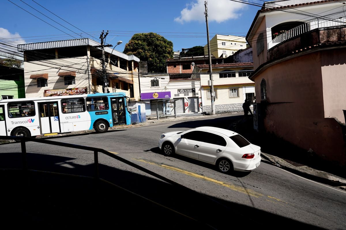 Cruzamento perigoso no bairro Caratoíra, em Vitória por Fernando Madeira