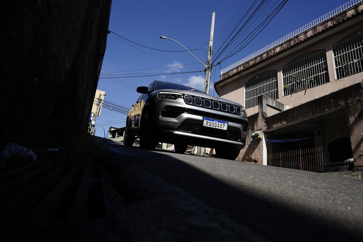 Cruzamento perigoso no bairro Caratoíra, em Vitória por Fernando Madeira