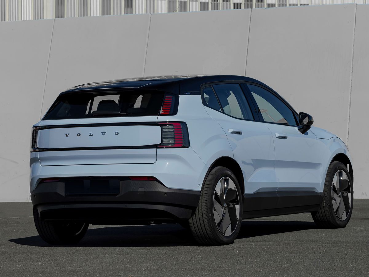  Volvo EX30