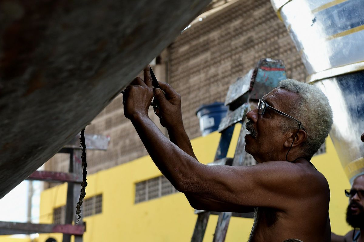 Antônio de Pádua Conceição, 63, trabalha há 50 anos na carpintaria do estaleiro por Fernando Madeira