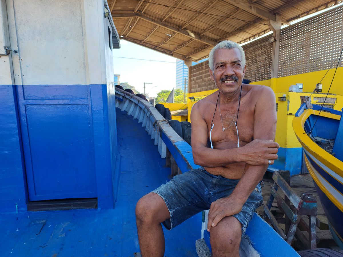 O trabalho artesanal no Estaleiro Nossa Senhora da Penha, na Praia do Suá, em Vitória por Fernando Madeira