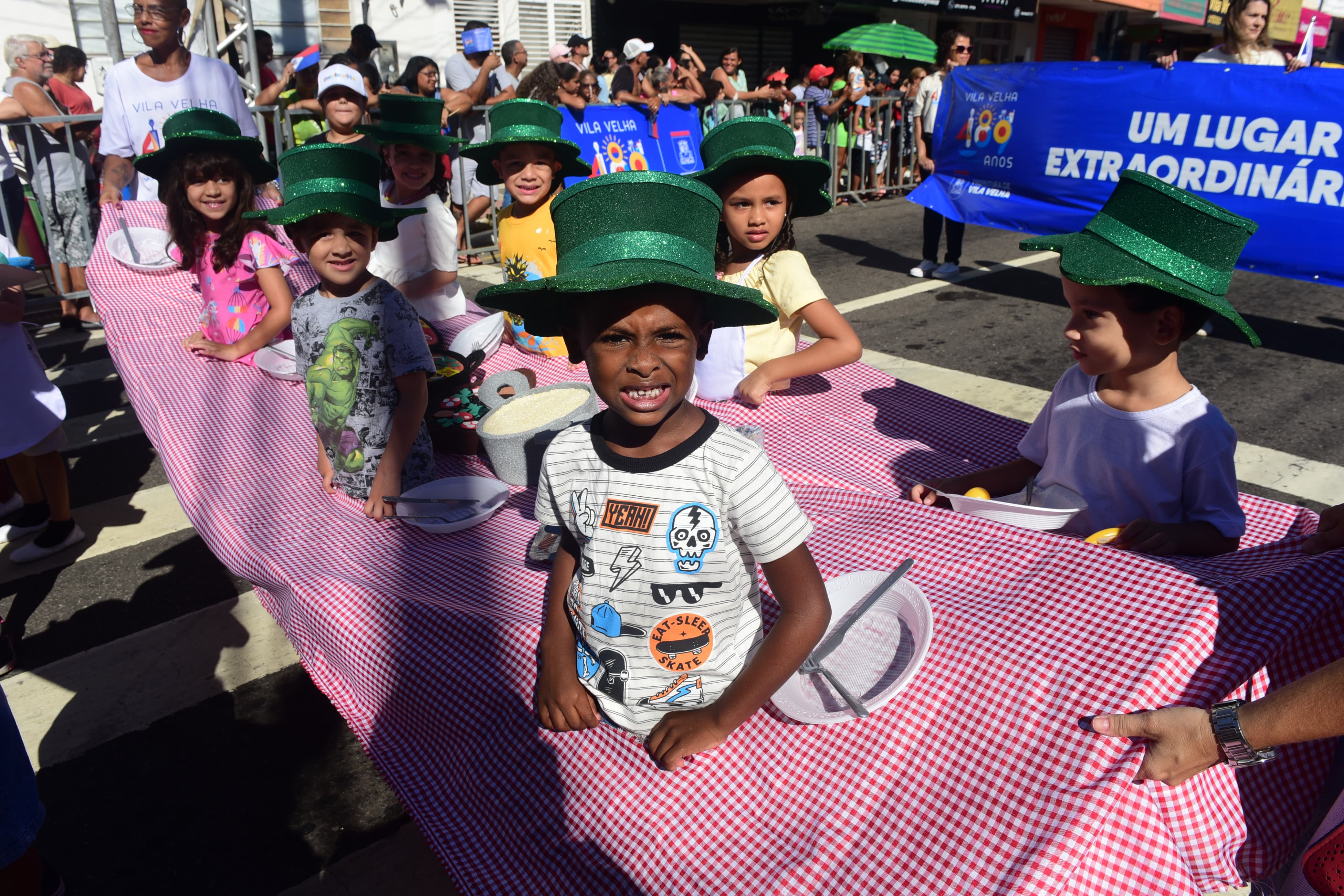 Desfile em Vila Velha nesta quinta-feira (23)