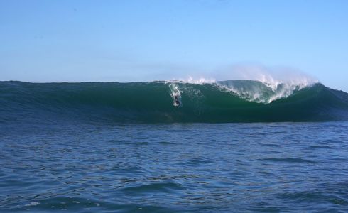 O coletivo NXF Slab, formada pelos surfistas Luiz Hadad, Fabio Sandes, André Vello e Bernardo Nassar registrou as imagens na última sexta-feira (17)