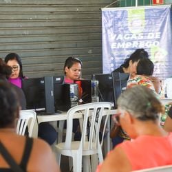 Ação será realizada, das 8h30 às 12 horas, no Terminal de Laranjeiras; postos de trabalho são voltados a profissionais de diferentes perfis e níveis de escolaridade