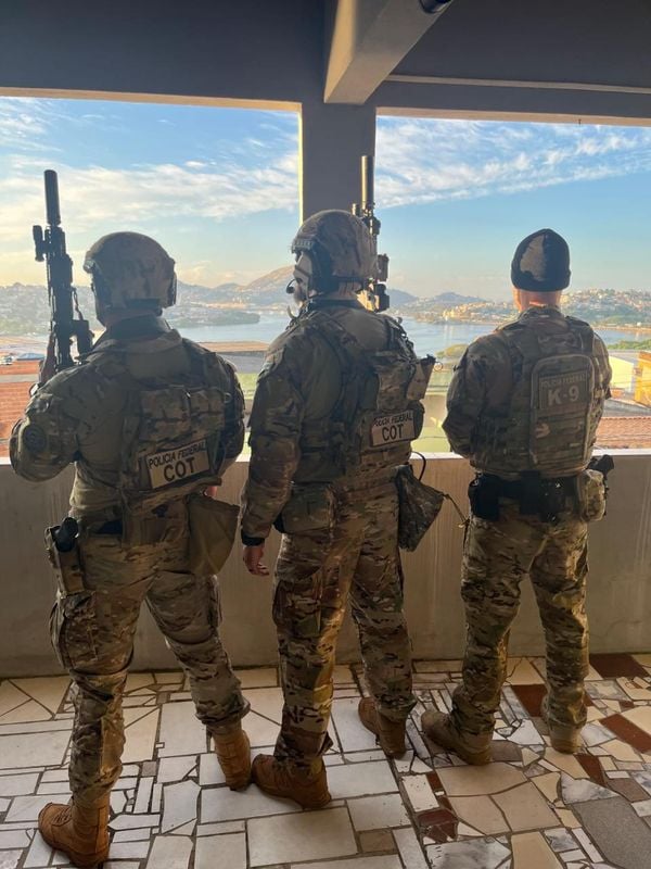 Operação Lei e Ordem: suspeitos de integrar facção em Cariacica ostentavam armas por Divulgação | Polícia Federal