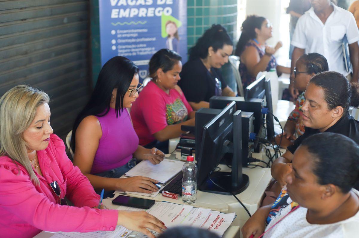 Sine da Serra realiza blitz do emprego em vários pontos da cidade