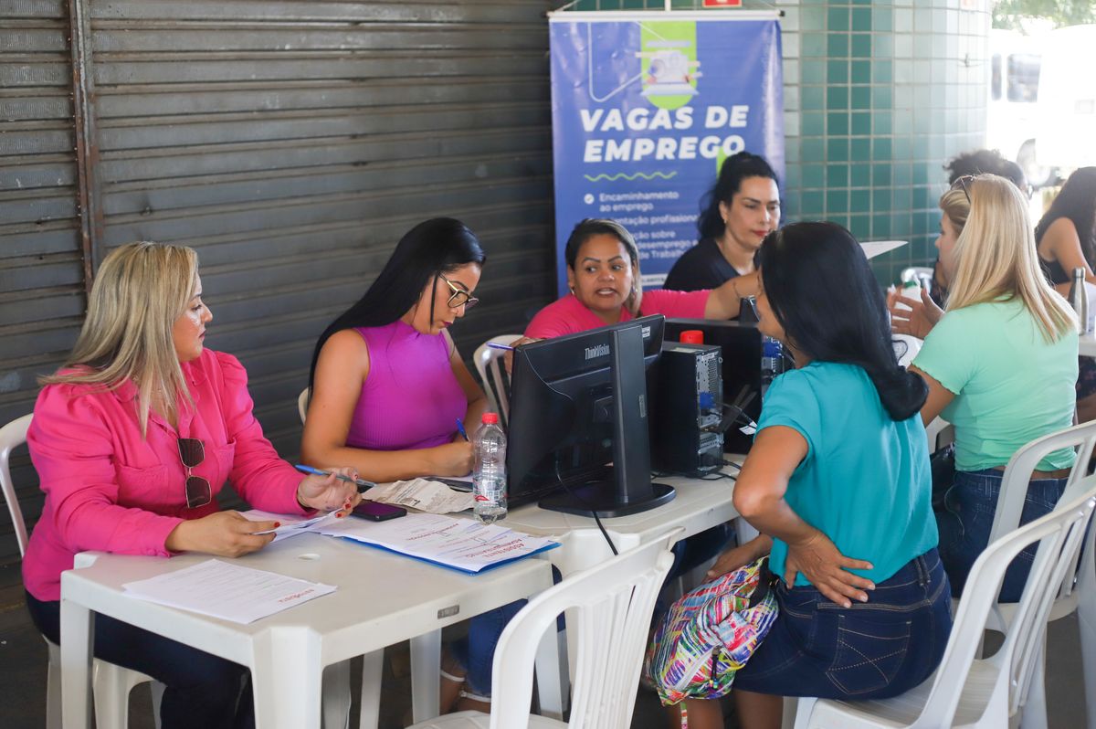 Sine da Serra realiza blitz do emprego em vários pontos da cidade