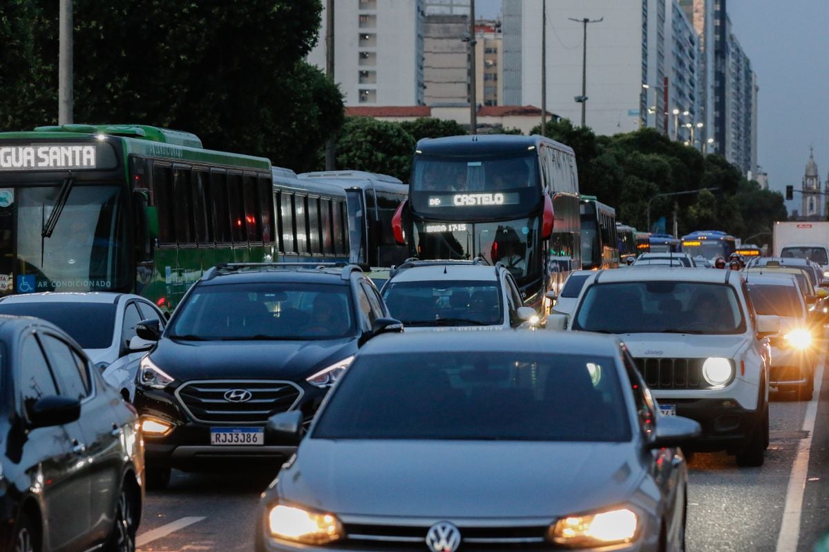Veículos no trânsito do Rio de Janeiro