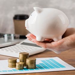 Inicie a contribuição para a previdência assim que começar a trabalho, ou seja, no seu primeiro emprego; se a idade já está avançada, passe esse ensinamento adiante, sempre ciente sobre educação financeira, gestão patrimonial e de riscos