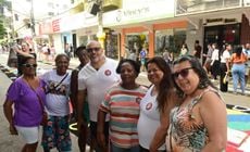 Grupo de sete pessoas prestigiou a festa, que completou 61 anos e tomou conta das ruas do município capixaba nesta quinta-feira (30)
