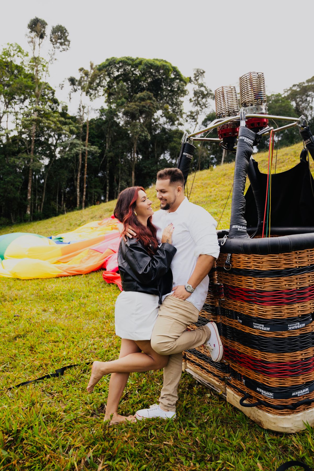 Yanca Koppe disse sim ao cantor sertanejo Mateus Matos em meio às nuvens por  Rondinely Quintino