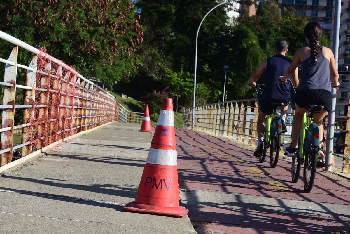 Prefeitura de Vitória faz manutenção de Ponte de Camburi, comprometida por ferrugem 