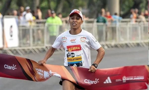 Alequesandro paula da Silva, o Chicletinho, brilhou na Meia Maratona do Rio