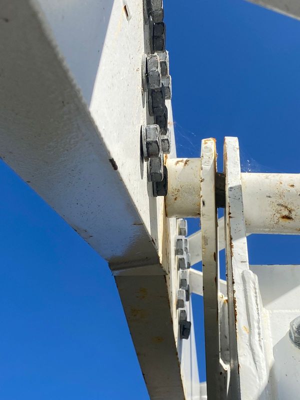 Estrutura de ponte em obra em Colatina oferece risco a trabalhadores e pedestres por Divulgação/Crea-ES