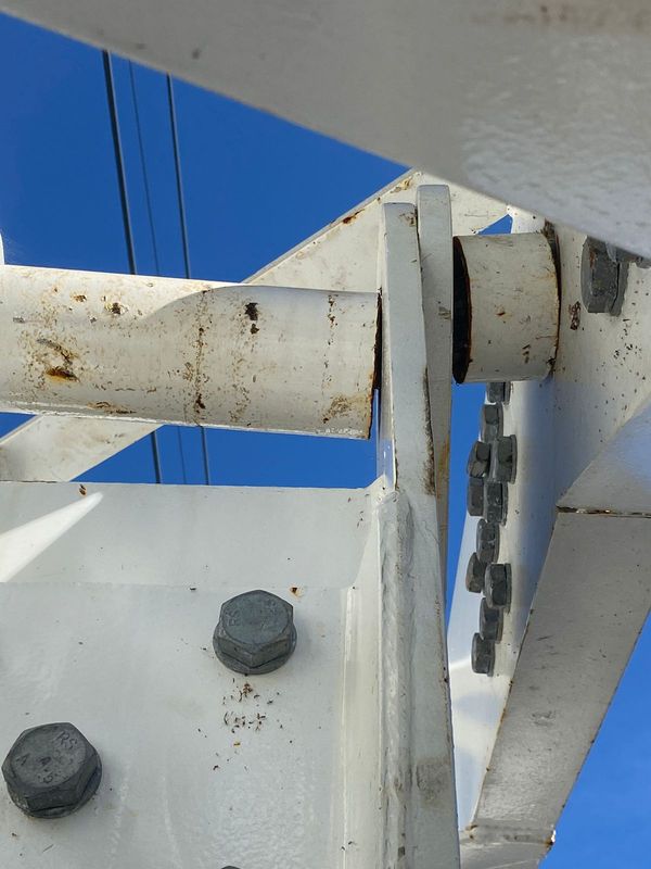 Estrutura de ponte em obra em Colatina oferece risco a trabalhadores e pedestres por Divulgação/Crea-ES