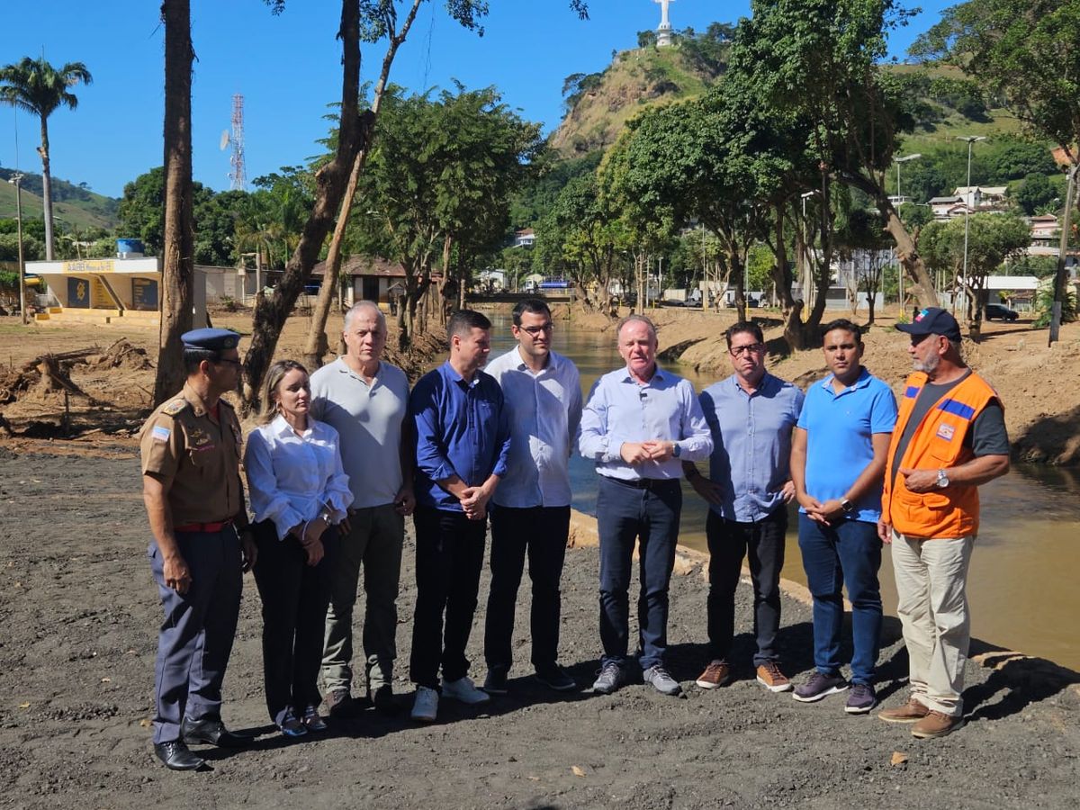 Governador Renato Casagrande junto com prefeito Peter Costa e outras autoridades em Mimoso do Sul na manhã desta terça-feira (4)