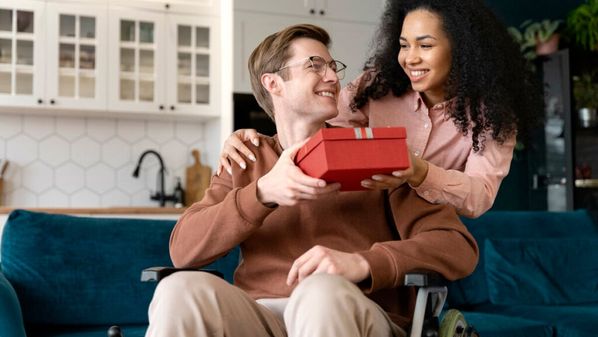 Descubra o momento ideal para trocar ou retribuir presentes de Natal com elegância, respeitando a tradição até o dia de Reis, 6 de janeiro