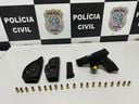 Arma apreendida durante ação que terminou com dois suspeitos presos e mais de 200 kg de drogas apreendidas(Divulgação | Polícia Civil)