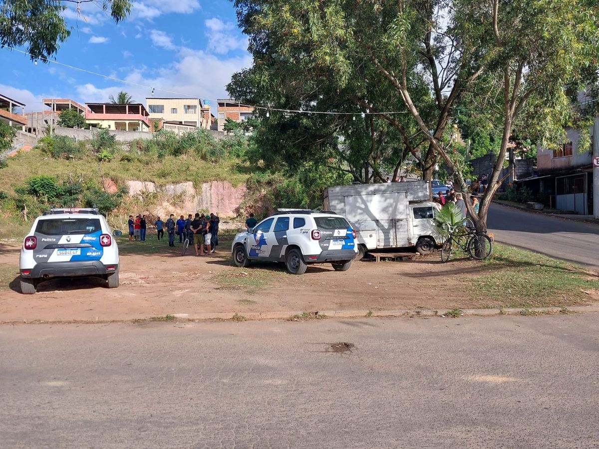 Duplo homicídio registrado no bairro Jardim de Alah, em Cariacica, na manhã desta quarta-feira (5) por Priciele Venturini