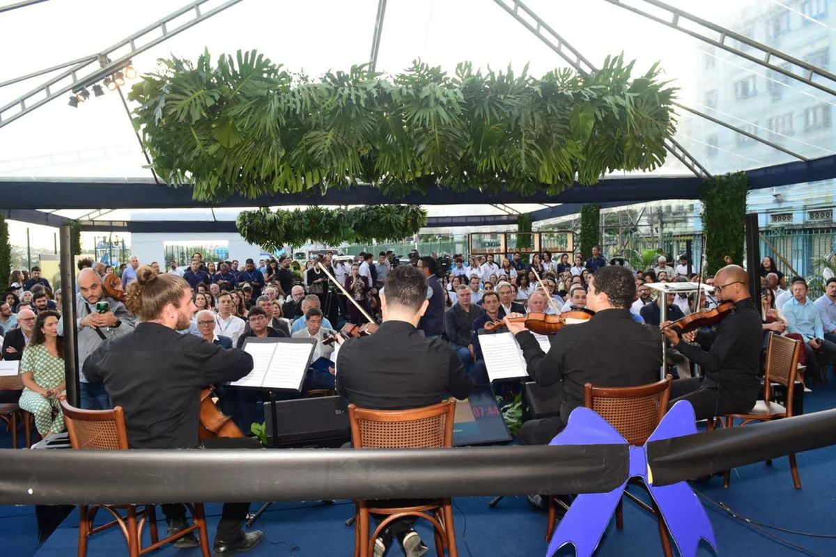 Cerimônia de inauguração da reforma dos armazéns do Porto de Vitória por Carlos Alberto Silva