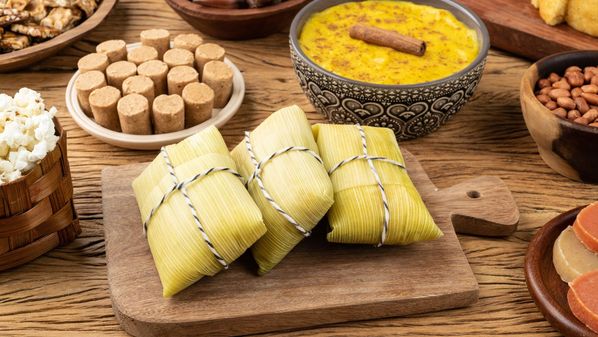 Junho é o tempo da colheita de milho, amendoim, feijão e batata doce, e é também o momento de reunir saberes ancestrais em receitas que atravessam gerações