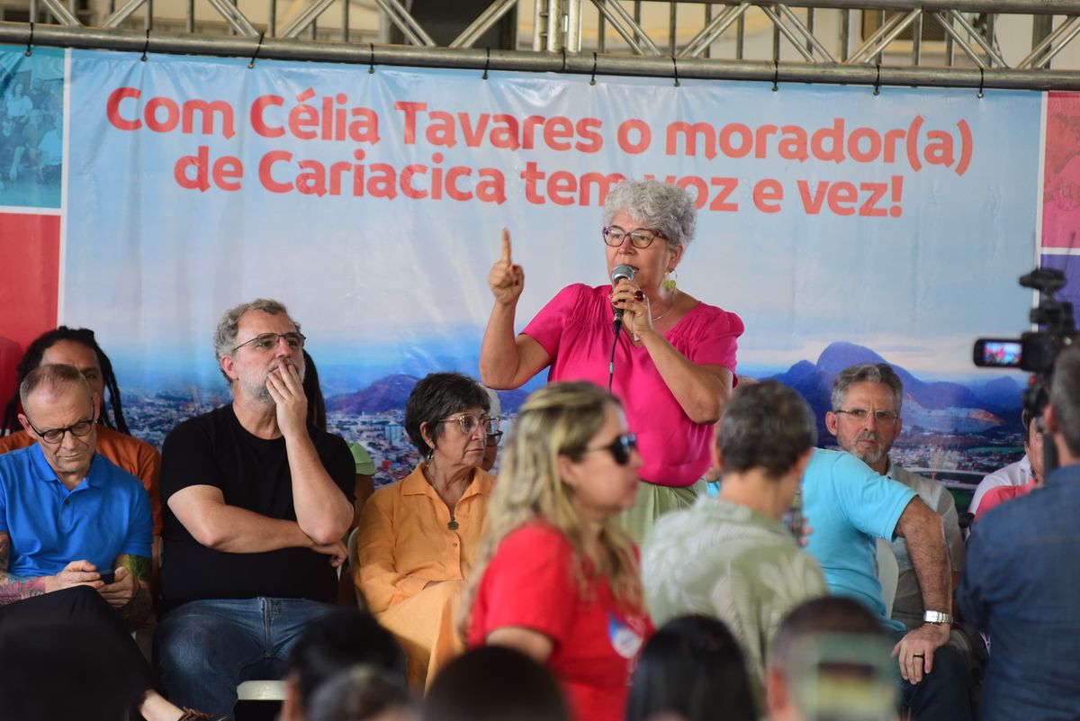 Professora Célia Tavares lançada pré-candidata pelo PT à Prefeitura de Cariacica
