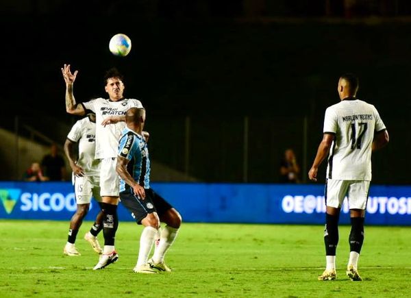 Botafogo vence o Grêmio e assume a liderança do Campeonato Brasileiro em noite de festa da torcida capixaba no Kleber Andrade por Carlos Alberto Silva/A Gazeta