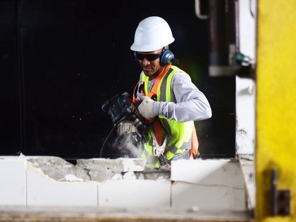 Cabines do pedágio da Terceira Ponte são demolidas em Vitória por Ricardo Medeiros