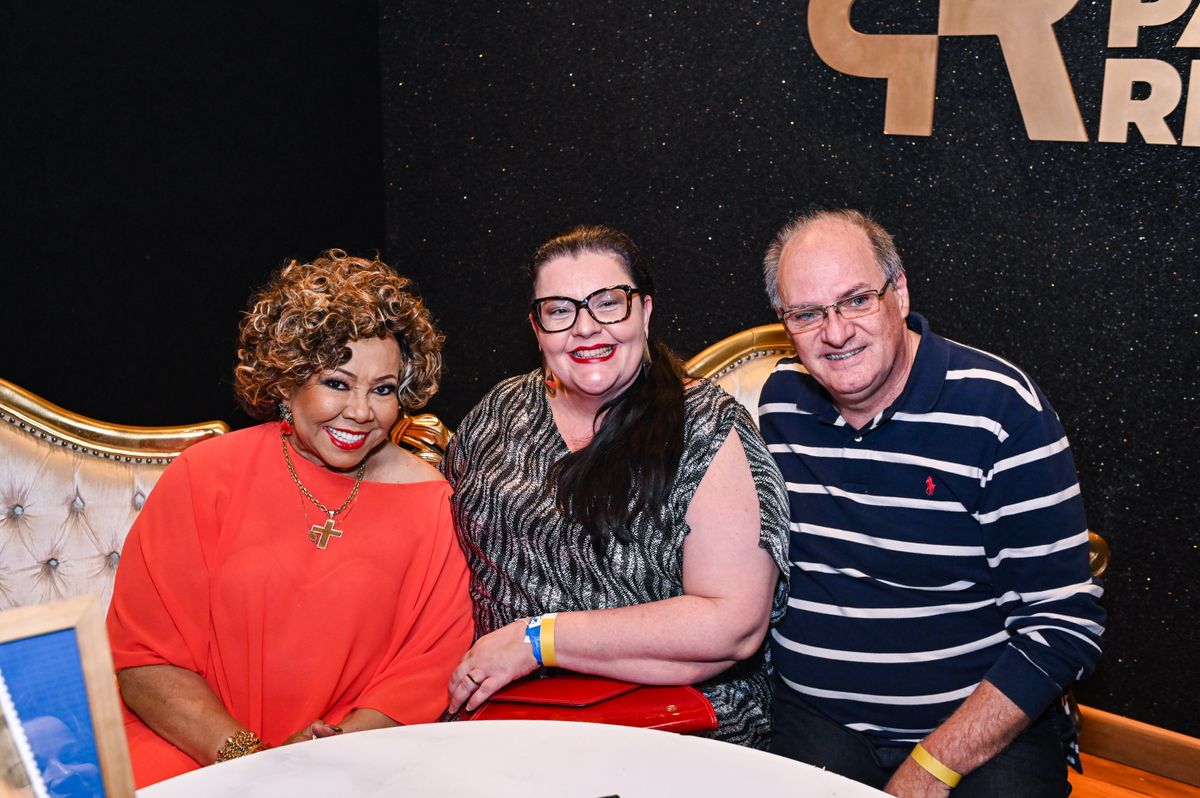 A Cantora Alcione com Luciana e Wiliman José Andrade