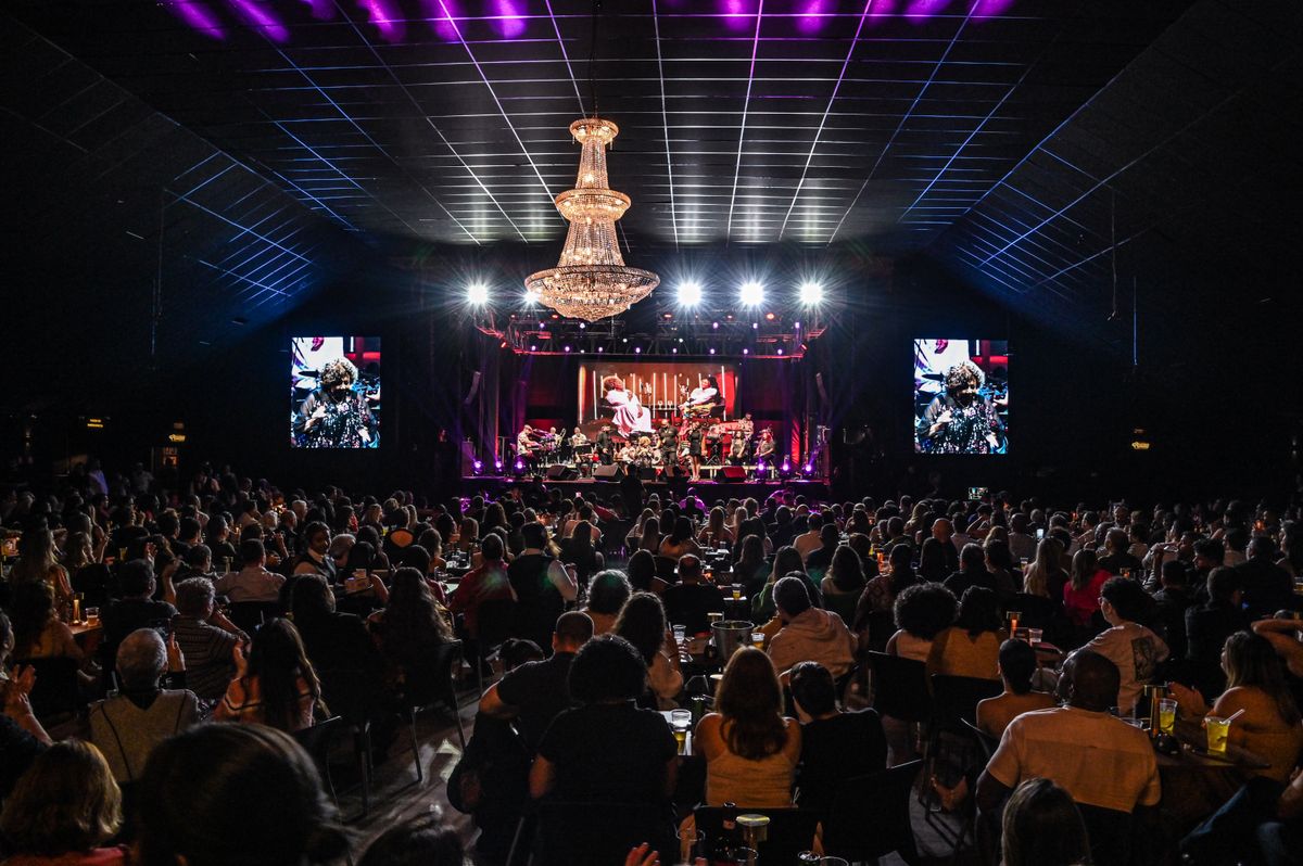 O público comemorou com a "Marrom"