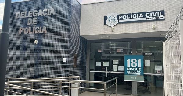 A motivação do crime, segundo a Polícia Civil, foi orquestrado após a vítima ter dito que o suspeito de 60 anos mantinha um relacionamento com a esposa do afilhado