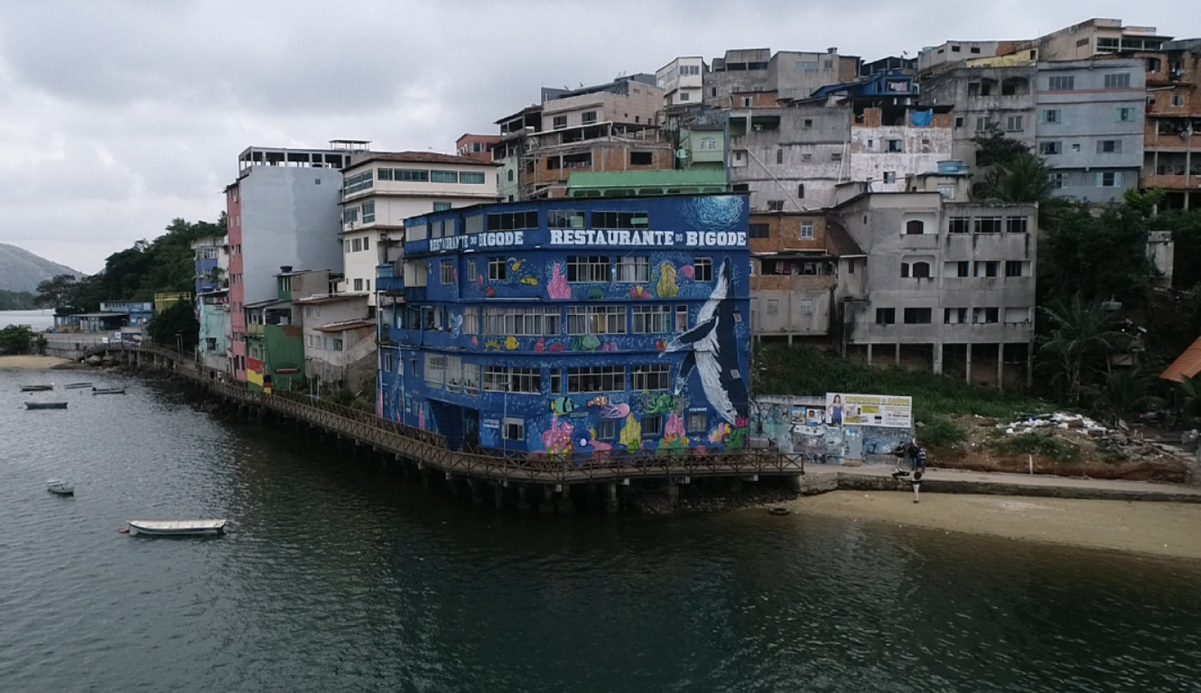 Restaurante do Bigode, em Vitória, tem baleia-jubarte na fachada