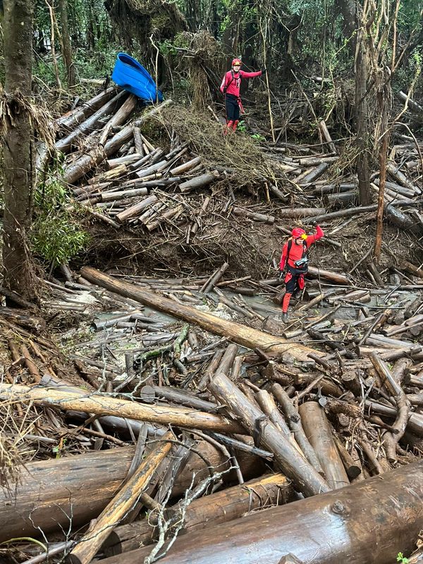 Bombeiros do ES em busca pelas vítimas da enchente que atingiu o Rio Grande do Sul por Divulgação | Bombeiros do ES