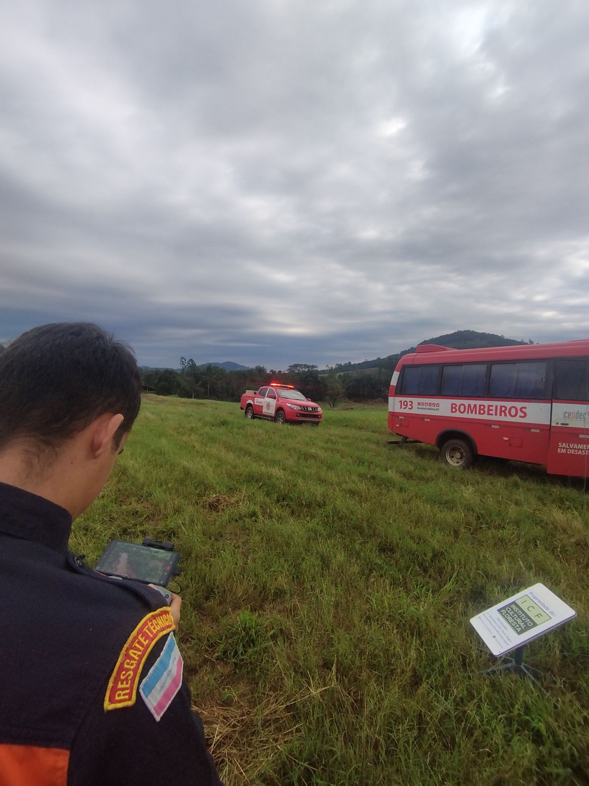Buscas por vítimas da enchente no Rio Grande do Sul por Divulgação | Bombeiros do ES