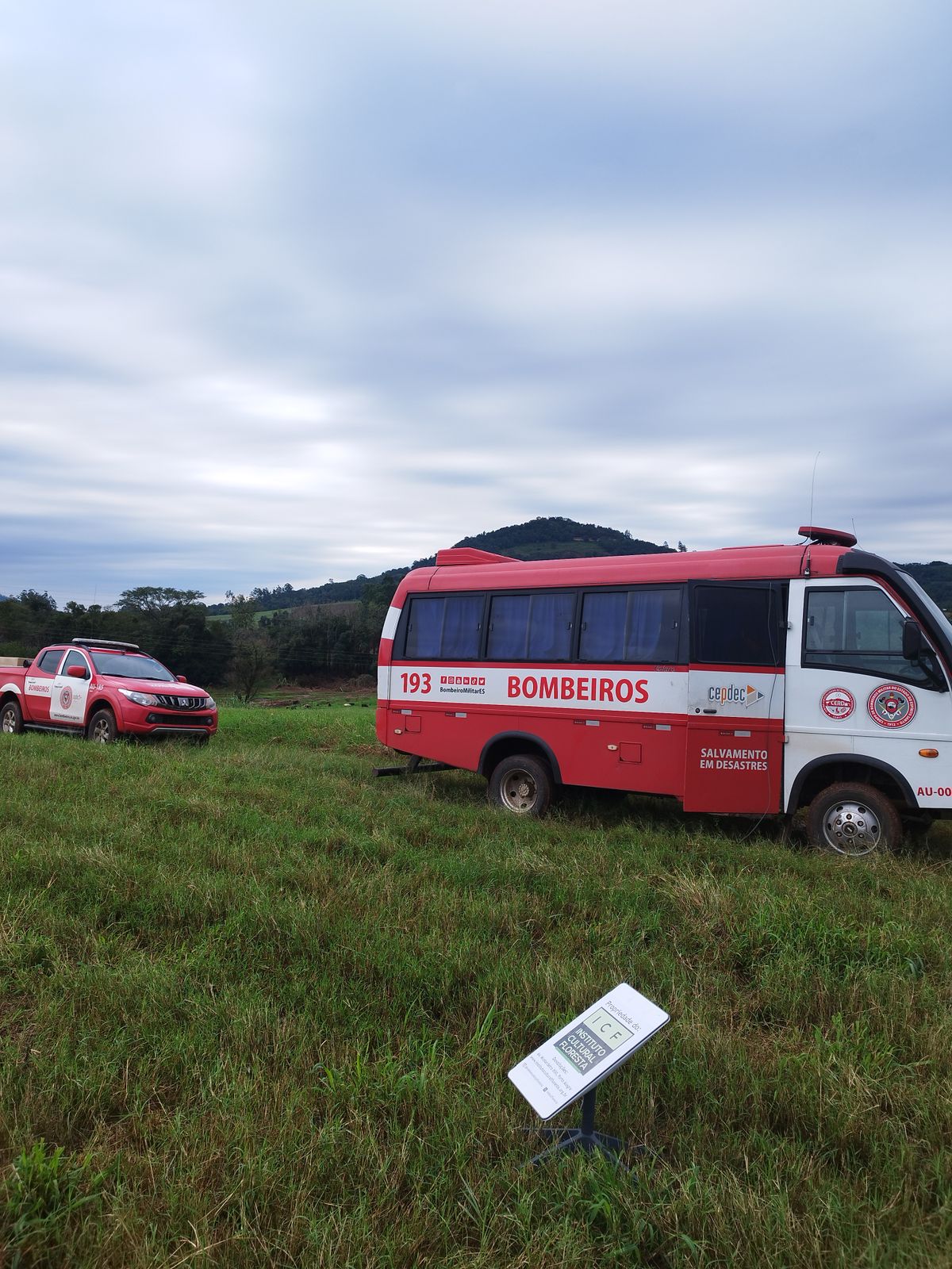 Buscas por vítimas da enchente no Rio Grande do Sul por Divulgação | Bombeiros do ES