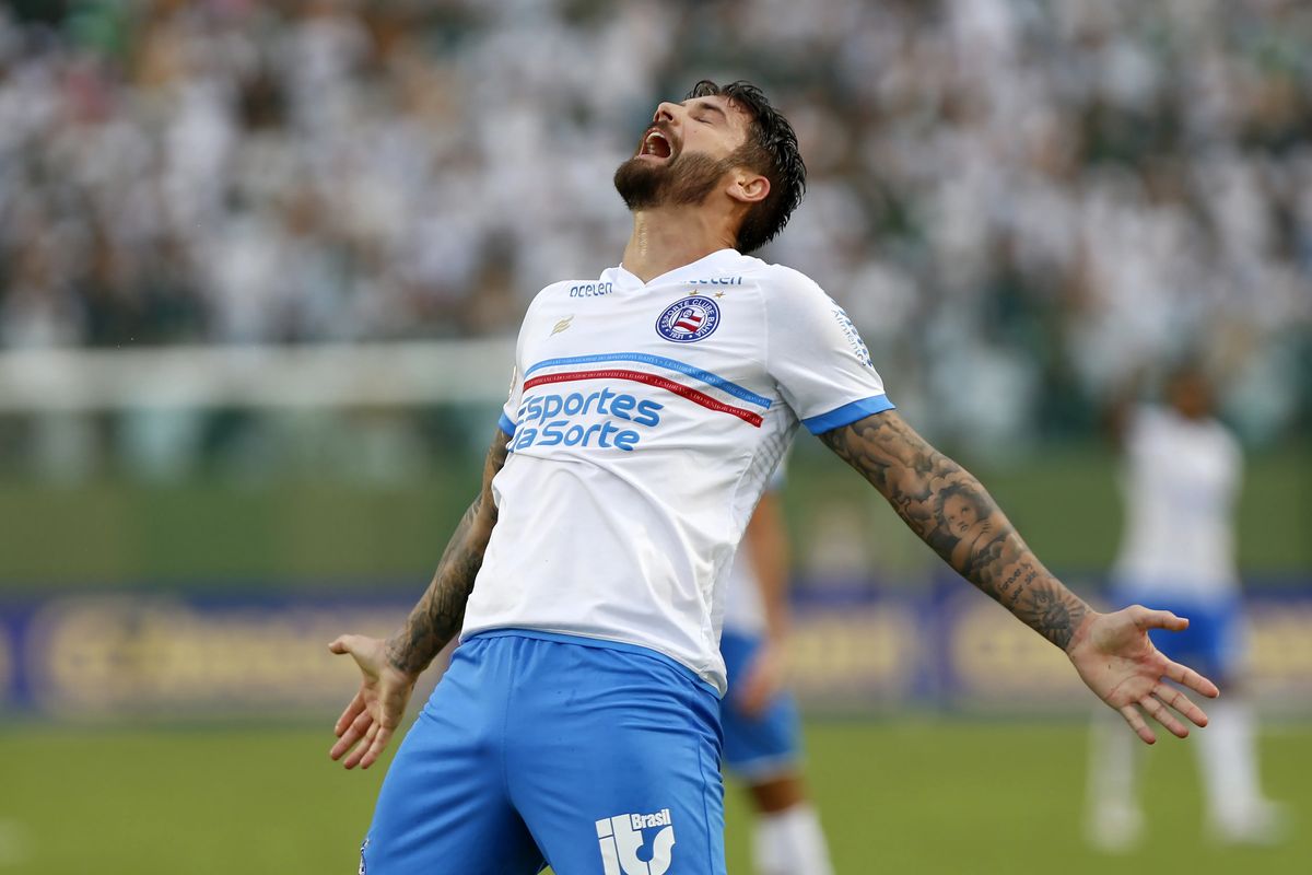 Everaldo Stum, do Bahia, é um dos que respondem pela artilharia bo Esquadrão