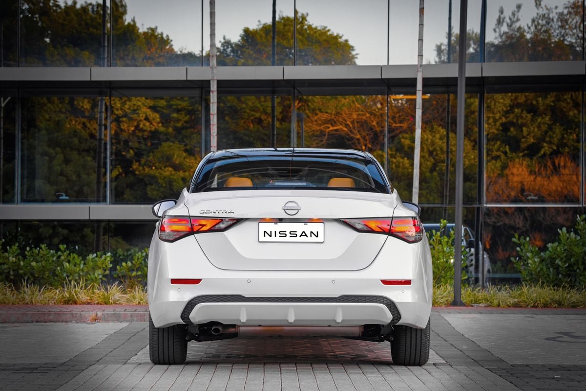 Nissan Sentra Exclusive 2025 por Nissan/Divulgação