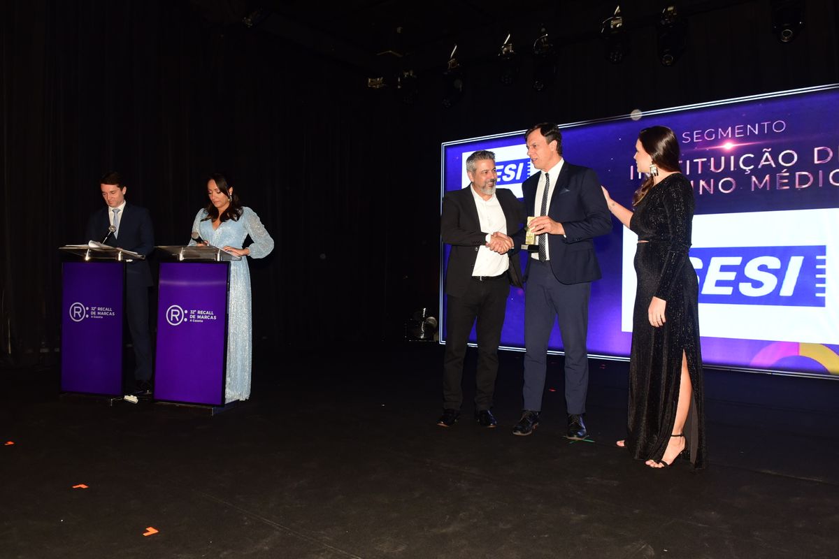 32 Recall de Marcas A Gazeta  por Carlos Alberto Silva